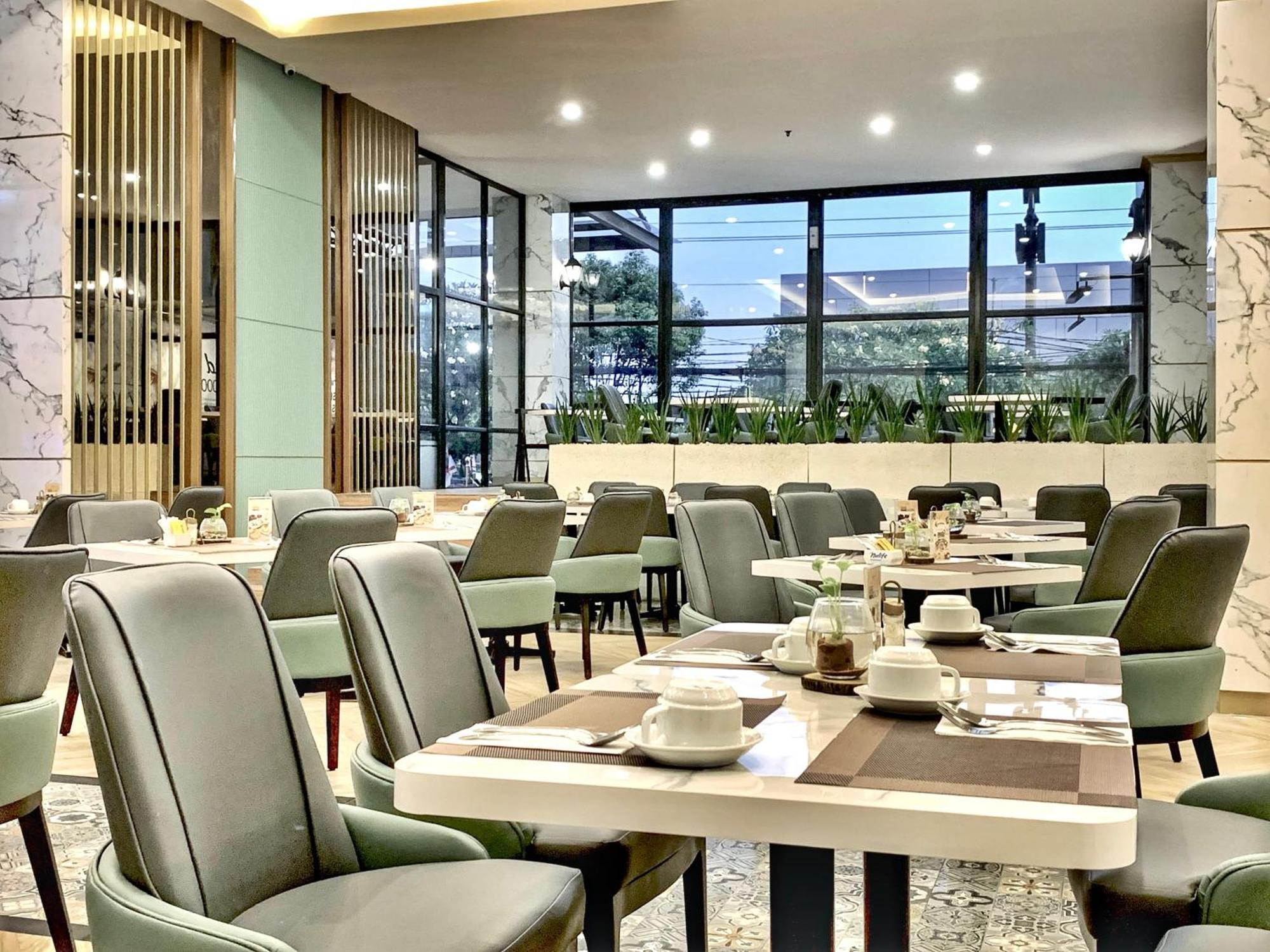 Grand Kangen Hotel Urip Sumoharjo Yogyakarta Exterior foto